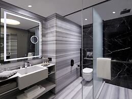 Novotel Chennai Chamiers Road Hotel
