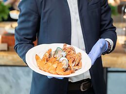 Novotel Chennai Chamiers Road Hotel