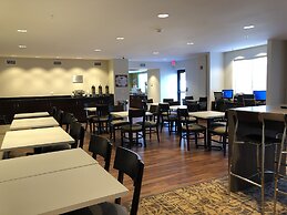 MainStay Suites St Louis Airport