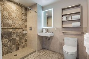 Insignia Hotel Brooklyn, Ascend Hotel Collection