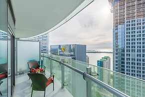 Noel Suites - York and Simcoe