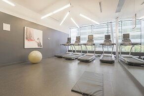 Noel Suites - York and Simcoe