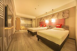 ibis Shenyang north station