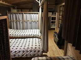 Guest House Coco Garage - Hostel