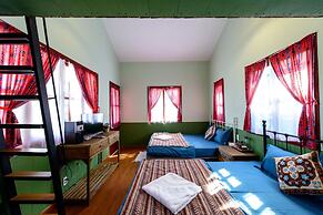 Flowersandrocks Villa