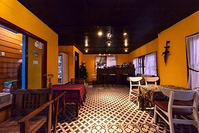 Flowersandrocks Villa