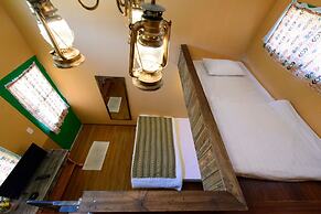 Flowersandrocks Villa