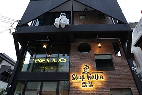 Sleep Walker Poshtel - Hostel