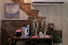 Sleep Walker Poshtel - Hostel