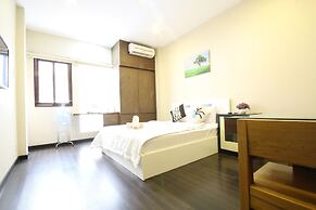 Smiley Apartment 13 - Adults Only