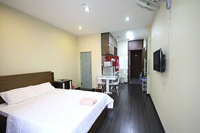 Smiley Apartment 13 - Adults Only