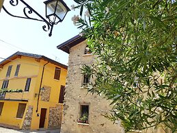 Bright Apartments Moniga - Castle Bells