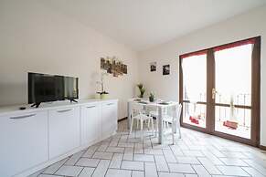 Bright Apartments Moniga - Castle Bells