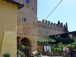 Bright Apartments Moniga - Castle Bells