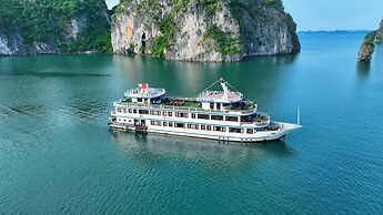 Swan Cruises Halong