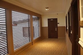 Lake Bosumtwi Hotel & Apartments