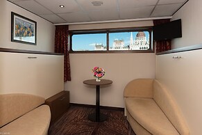 Select MS Serenity - Neuss