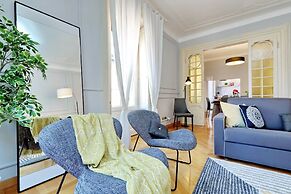 JOIVY Austere Elegance