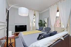 JOIVY Austere Elegance