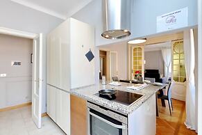 JOIVY Austere Elegance