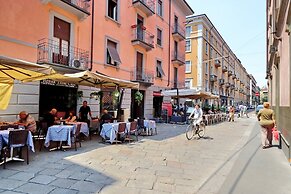 JOIVY Austere Elegance