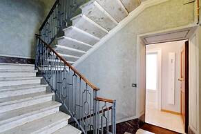 JOIVY Austere Elegance