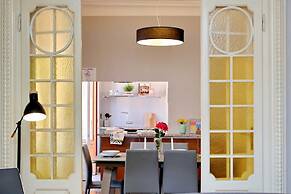 JOIVY Austere Elegance