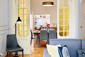 JOIVY Austere Elegance