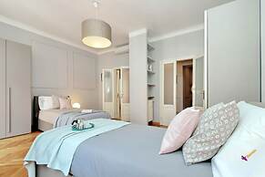 JOIVY Austere Elegance