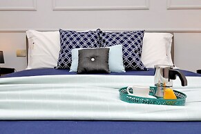 JOIVY Austere Elegance