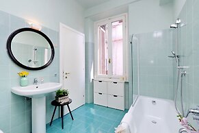 JOIVY Austere Elegance