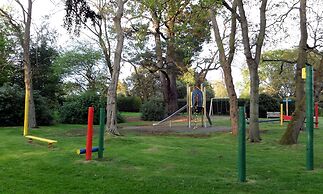 Macdonald Elmers Court Resort