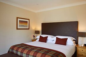 Macdonald Elmers Court Resort