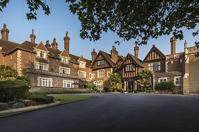 Macdonald Elmers Court Resort