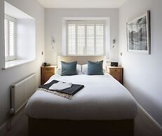 The Cross Foxes- Bar Grill and Rooms