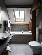 The Cross Foxes- Bar Grill and Rooms