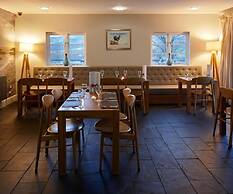 The Cross Foxes- Bar Grill and Rooms