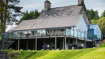 The Cross Foxes- Bar Grill and Rooms