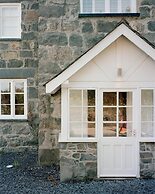 The Cross Foxes- Bar Grill and Rooms