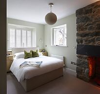 The Cross Foxes- Bar Grill and Rooms