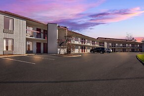 Red Roof Inn & Suites Monroe, NC