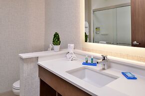 Holiday Inn Express & Suites West Melbourne by IHG