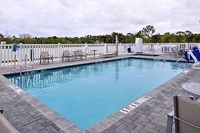 Holiday Inn Express & Suites West Melbourne by IHG