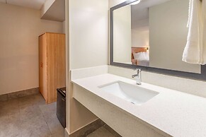 Days Inn by Wyndham Birch Run