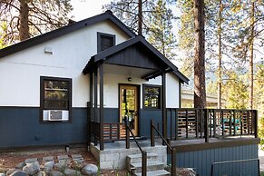 LOGE Leavenworth Riverside