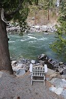 LOGE Leavenworth Riverside