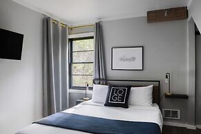 LOGE Leavenworth Riverside