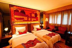 Lijiang Golden Path Hospitality