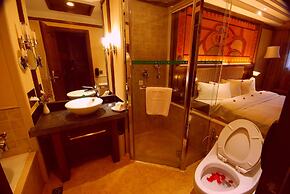 Lijiang Golden Path Hospitality