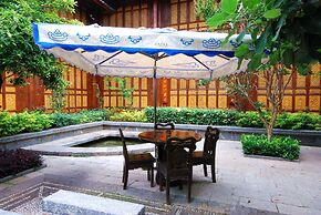 Lijiang Golden Path Hospitality